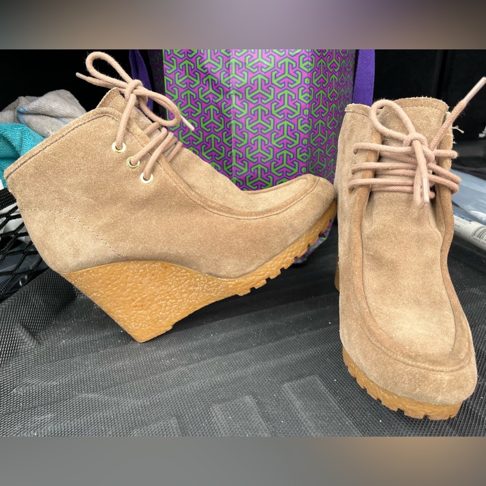SOLD! Michael Kors boot 6.5